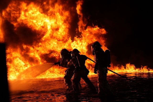 Douăzeci de persoane, dintre care cinci copii au fost evacuate dintr-un bloc din Bălți în urma unui incendiu