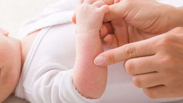 Bebeluș de 4 luni, testat pozitiv la cocaină, în Franța. Părinții lui au fost puși sub acuzare