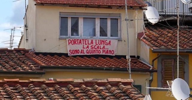Gli striscioni contro Salvini a Campobasso