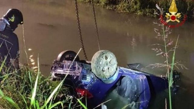 Auto finisce in un canale a Jesolo, morti 4 ventenni
