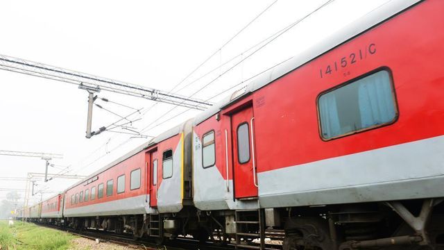 Southern Railway withdraws circular asking staff to speak only in English and Hindi after protests