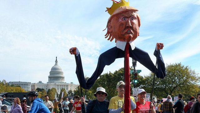 Cientos de miles de personas protestan en Estados Unidos contra la deriva autoritaria de Trump