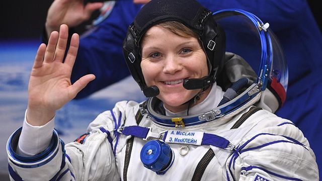 Две женщины впервые выйдут в открытый космос в 2019 году