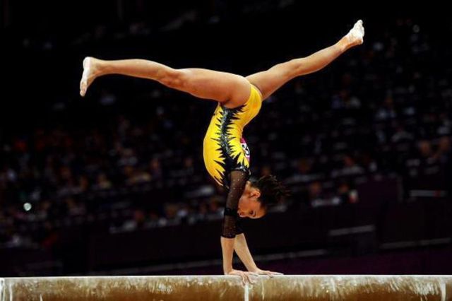 Larisa Iordache revine în gimnastică la 24 de ani