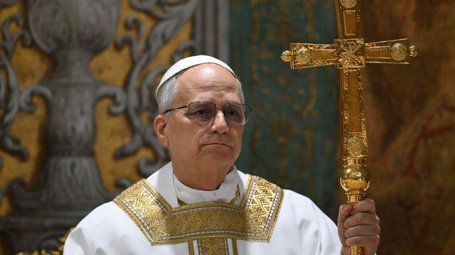 XIV. Leó pápa megválasztotta személyi titkárát