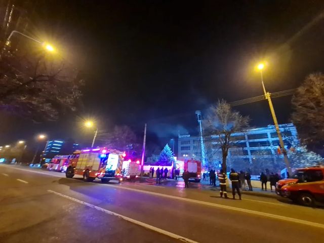 Incendiu puternic la un hotel din Ploiești