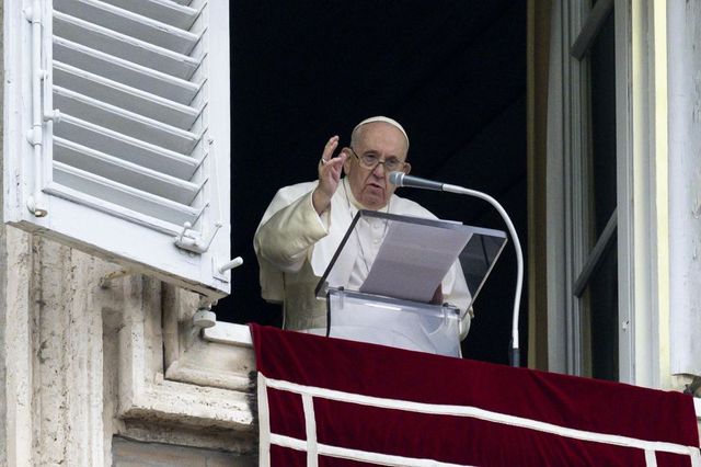 Papa: “Coltivare virtù di farsi da parte al momento opportuno”
