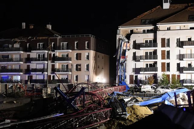 Tornadă violentă lângă Paris: un om a murit, alți patru sunt răniți grav