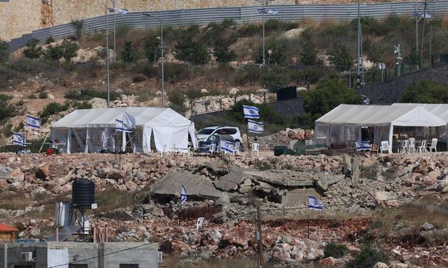 Coloni israeliani attaccano villaggi palestinesi in Cisgiordania