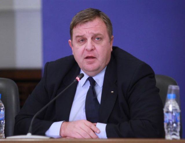 Каракачанов свиква извънредно заседание заради размириците в Габрово