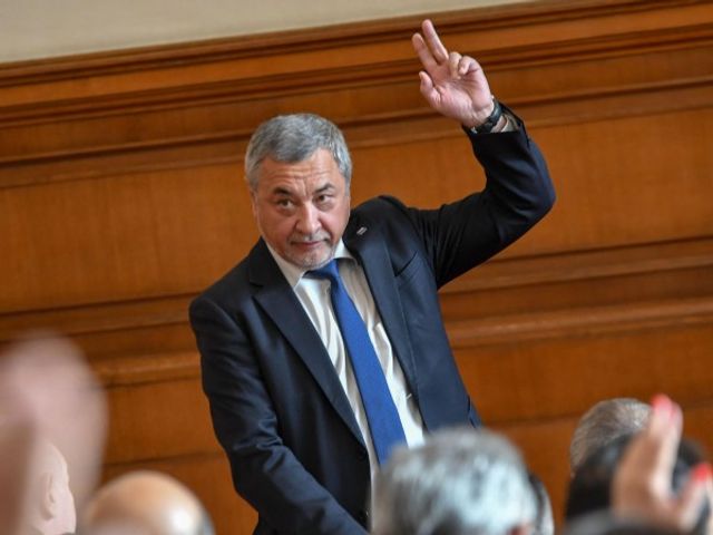 ″Обединени патриоти” остават като група, като наименование и като коалиционен партньор, коментира Валери Симеонов