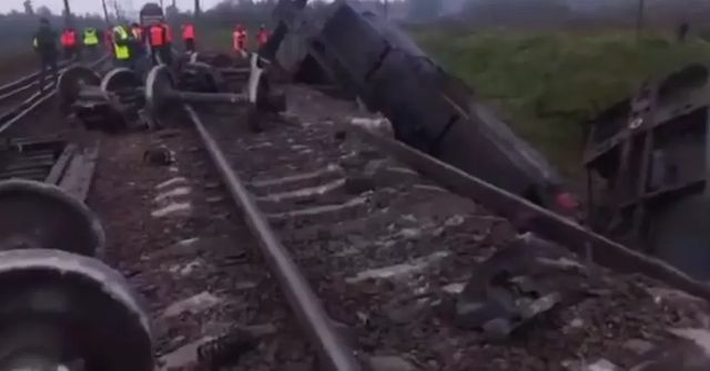 Kyjev se přihlásil k útokům na ruskou železnici, ruské úřady uvádějí čtyři mrtvé