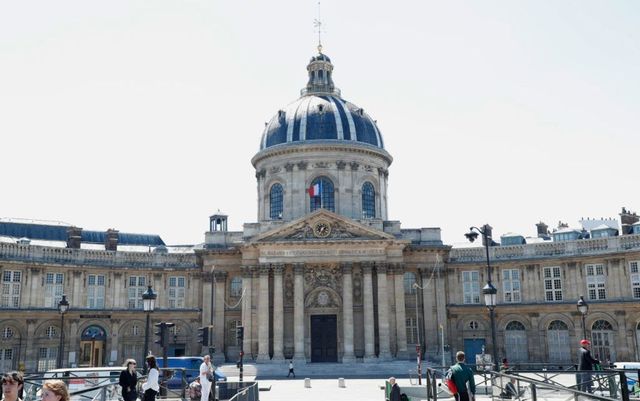 Covid este de genul feminin, nu masculin, precizează Academia franceză