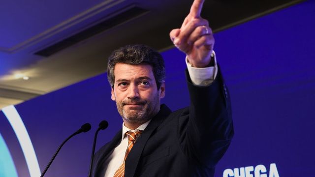 El ultra Ventura supera en Portugal a los socialistas por el voto exterior