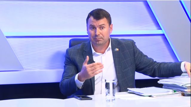Vasile Costiuc: Echipa Partidului Democrația Acasă, sechestrată de poliție de peste 12 ore
