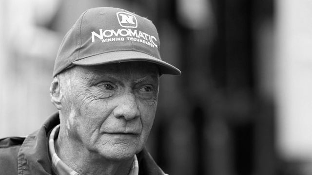 Szerdán, versenyruhában temetik el Niki Laudát