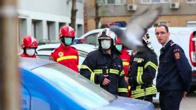 Nouă polițiști au ajuns de urgență la spital, după ce au intrat în blocul morții din Timișoara