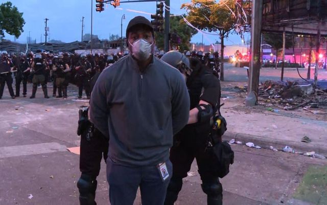 Jurnaliști CNN, arestați în direct, la protestele din Minneapolis