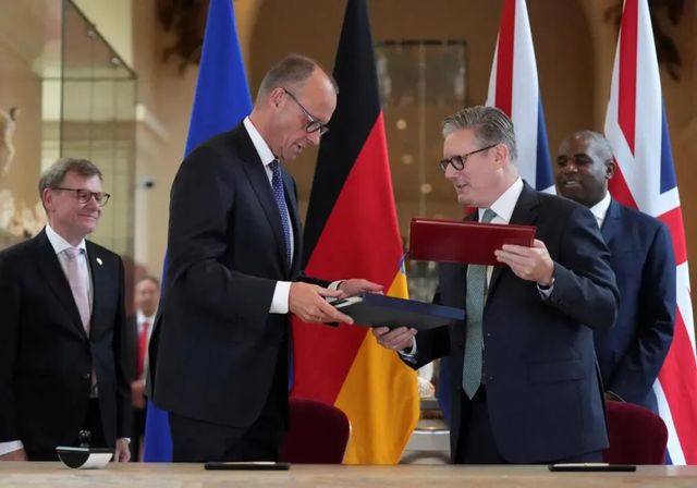 Alemania y el Reino Unido pactan su mutua defensa y la lucha contra la migración ilegal