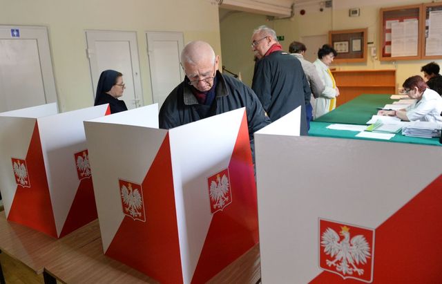 Magas részvétel várható a vasárnapi lengyel parlamenti választáson