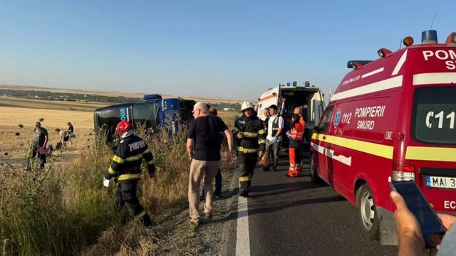 Un autocar s-a răsturnat în județul Constanța. Planul Roșu de Intervenție, activat