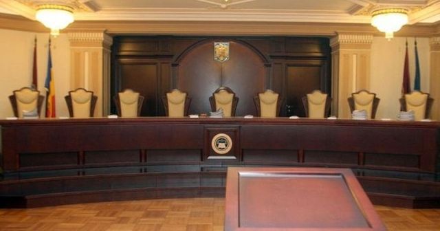 CCR urmează să decidă mâine privind completurile de trei judecători