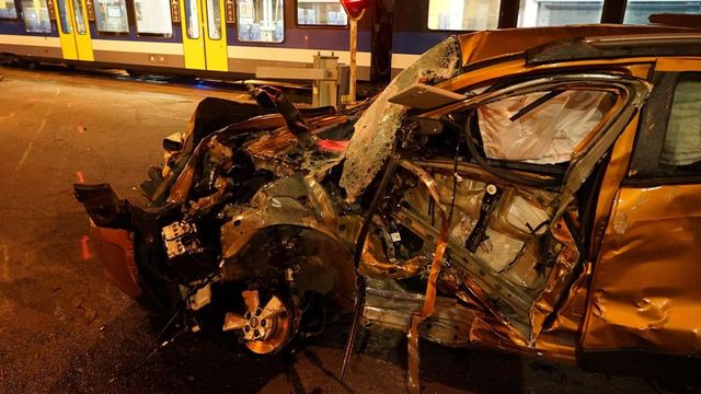 Vonat és autó ütközött Kőbányán