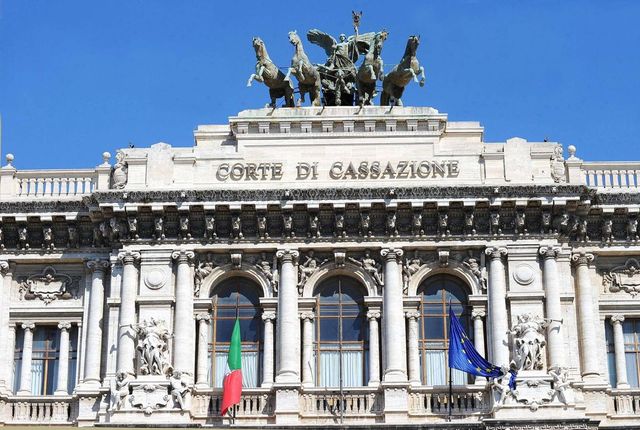 La Cassazione annulla la condanna al patron di Eternit, processo da rifare per Stephan Schmidheiny