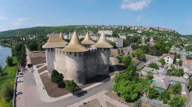 70 de meșteri populari din toată Moldova și-au expus lucrările în cadrul Festivalului La Nistru, la mărgioară