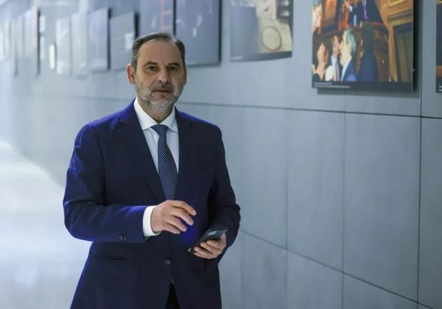 Transportes dice al Supremo que el medio millón de euros en dietas no eran para Ábalos