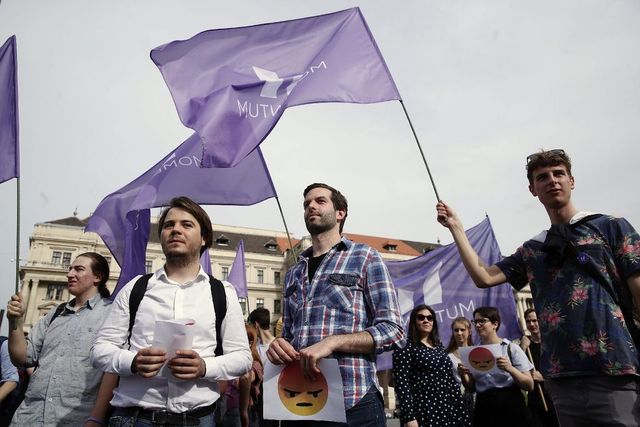 Tüntetést szerveznek a magyar sajtószabadságért