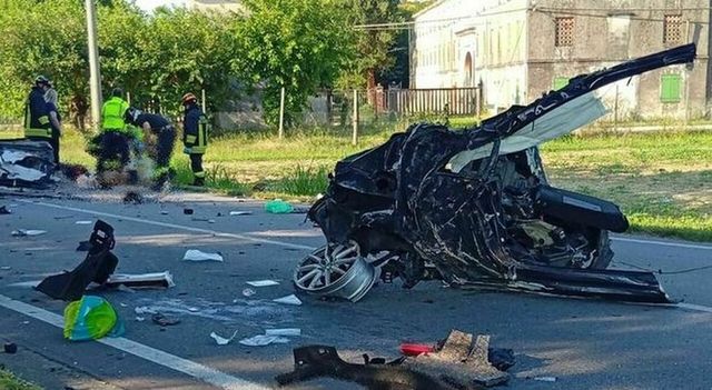 Fugge dai carabinieri e perde controllo auto, morto 23enne