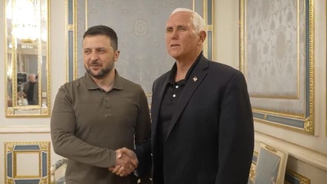 Fostul vicepreședinte american Mike Pence, vizită surpriză în Ucraina