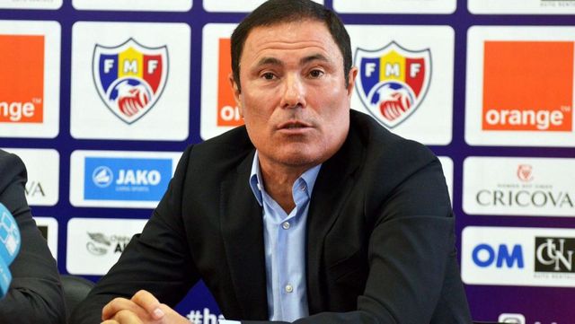 Federația Moldovenească de Fotbal a reziliat contractul cu antrenorul principal al selecționatei naționale, Alexandru Spiridon