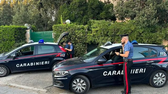 Uccisa dall'ex marito in strada davanti ai passanti