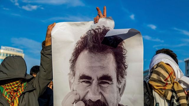 El grupo militante kurdo PKK anuncia su disolución