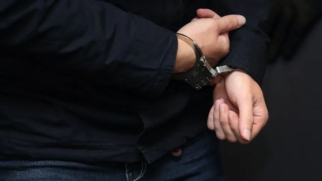 Суд отправил под домашний арест задержанного за нападение на росгвардейца