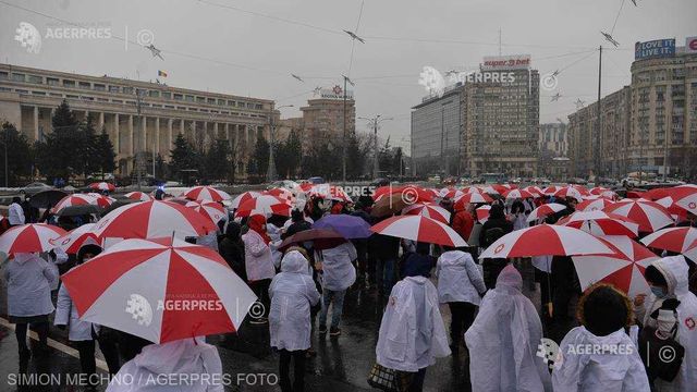 Protest de amploare organizat de Sanitas, în București, la adresa Guvernului Florin Cîțu