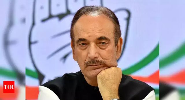 Congress drops Ghulam Nabi Azad and Ambika Soni as general secretaries, Randeep Surjewala comes out gainer