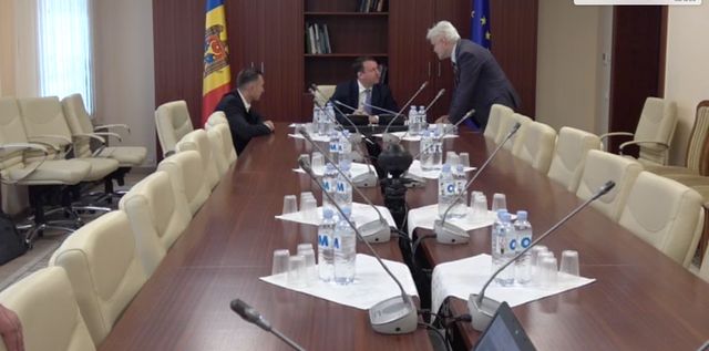 Filip, Gaburici, Eșanu și alții, chemați mâine la audieri în Parlament