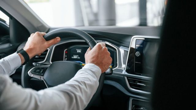 Un bărbat din București a făcut infarct în timp ce susținea traseul pentru examenul auto