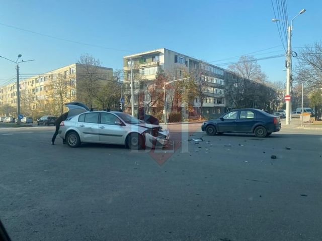 Accident rutier la Iași cu victimă. Două autoturisme au intrat în coliziune – EXCLUSIV
