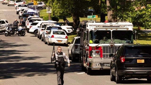 Four police officers killed and four others injured in Charlotte, North Carolina in a gun battle with a fugitive