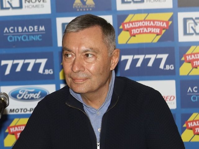 Георги Попов: Наско Сираков готов да поеме акциите на Левски