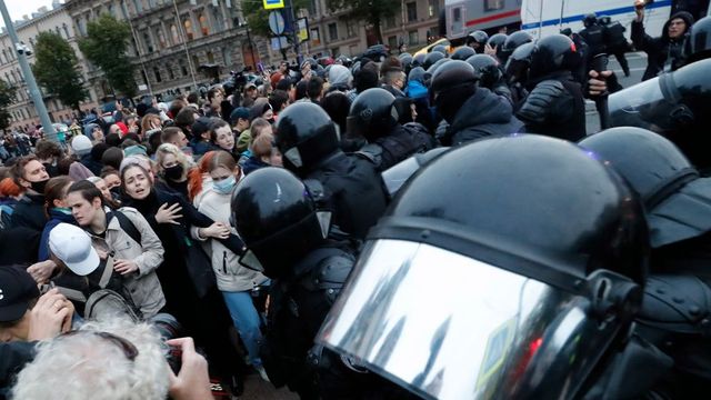 Több mint ezer embert vettek őrizetbe a mozgósítás elleni tüntetéseken Oroszországban