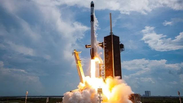 Эксперт заявил о российских комплектующих в корабле Илона Маска