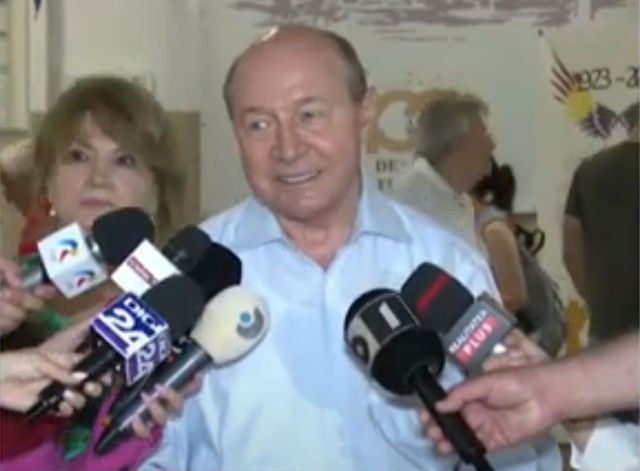 Băsescu: Am trecut cu navă petrolier prin incendiu, mă încurc în cinci buletine de vot?