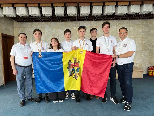 Elevi din Republica Moldova au obținut medalii de argint, bronz și mențiuni de onoare la Olimpiada Balcanică de Matematică