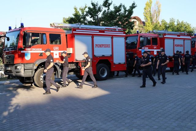 Echipa de pompieri moldoveni a plecat spre Grecia pentru a oferi sprijin autorităților elene în stingerea incendiilor forestiere