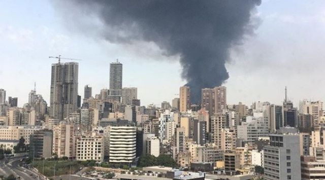 Beirut, gigantesco incendio al porto, non ci sarebbero vittime